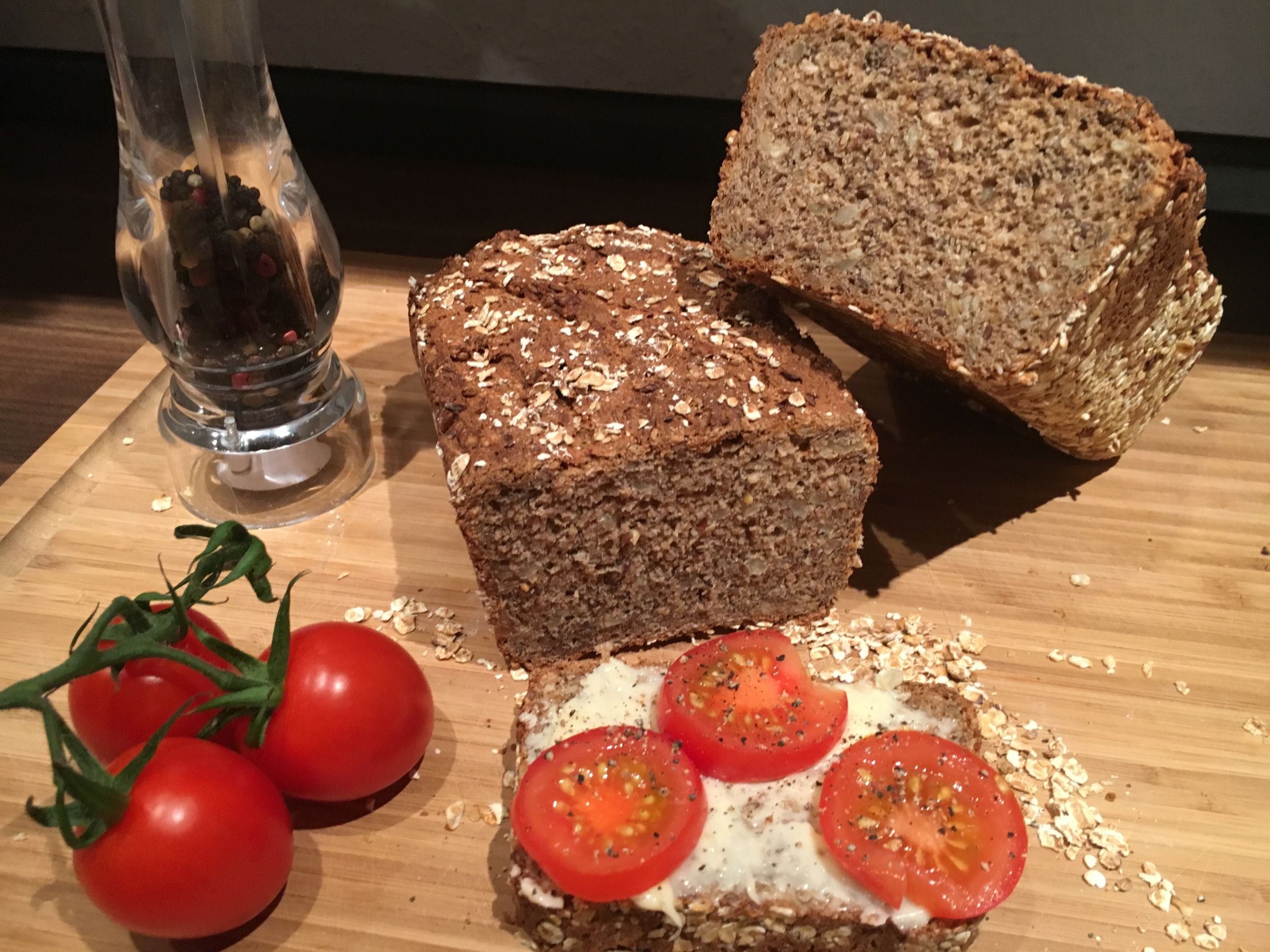 Buchweizen-Dinkel Brot aus dem Thermomix – Foodtalkapp